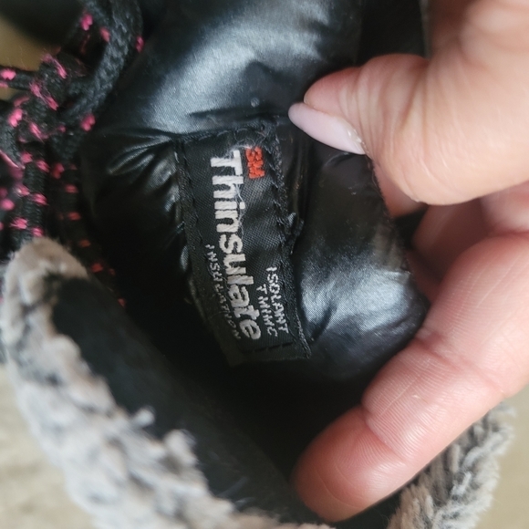 Winter Boots for Girls Size 1 in Black - Picture 13 of 14